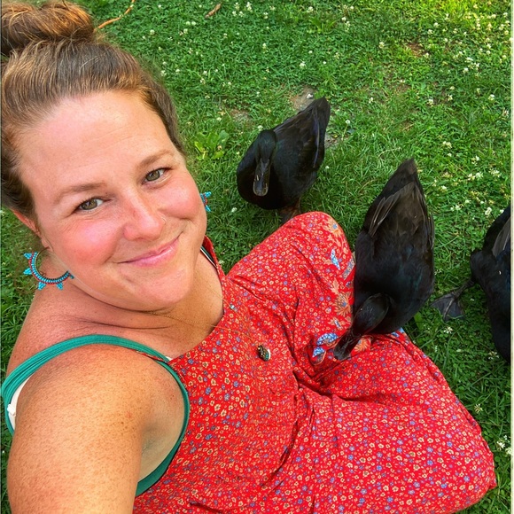 Meet your Posher, Mandee - Picture 5 of 5